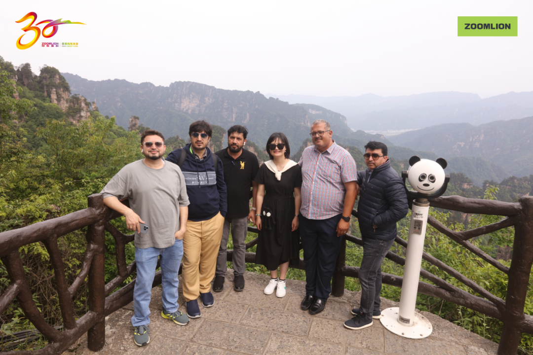 Zoomlion: Science and Technology Presents a New Era | Overseas Guests Visit the Beautiful Landscape of Zhangjiajie