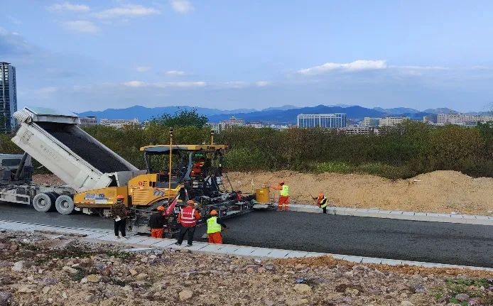 Topcon 3D Paving Control System Helps Zhejiang Expressway Interchange and Toll Station Implement with High Quality