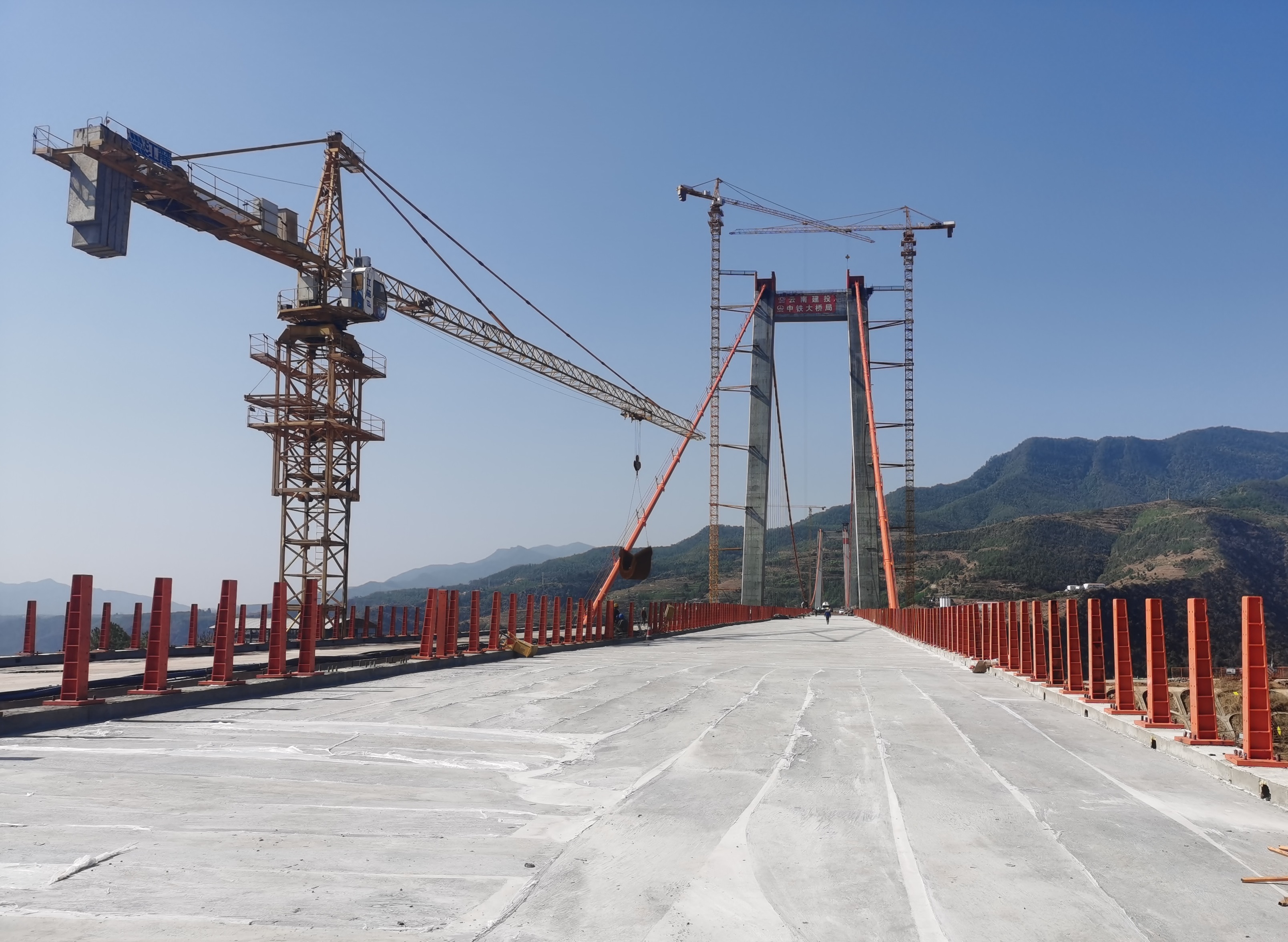 Yunnan Construction and Investment Group spares no effort to promote the construction of 31 expressway projects