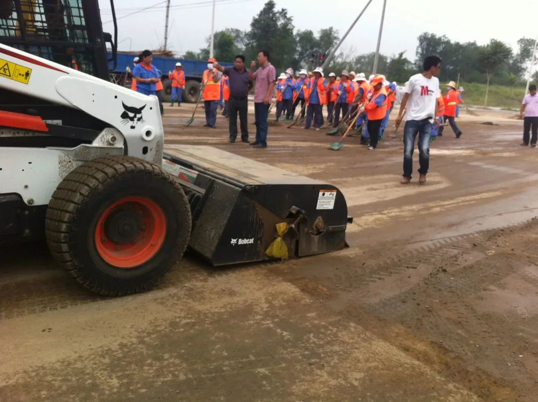 Dredging and drainage, rescue and disaster relief? Bobcat is duty-bound