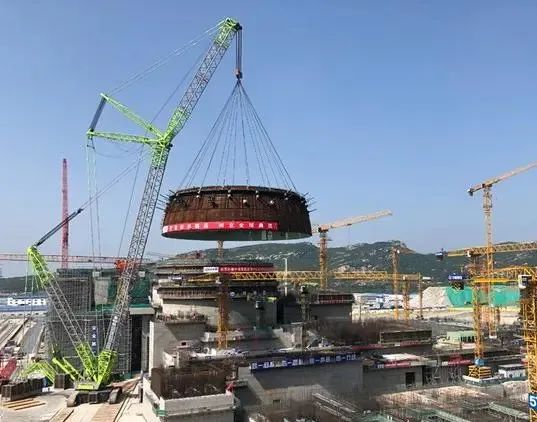 Zoomlion 2000-ton Crawler Crane Helps Lifting Construction of Dome Spherical Belt of Unit 7 of Tianwan Nuclear Power Plant in Jiangsu Province