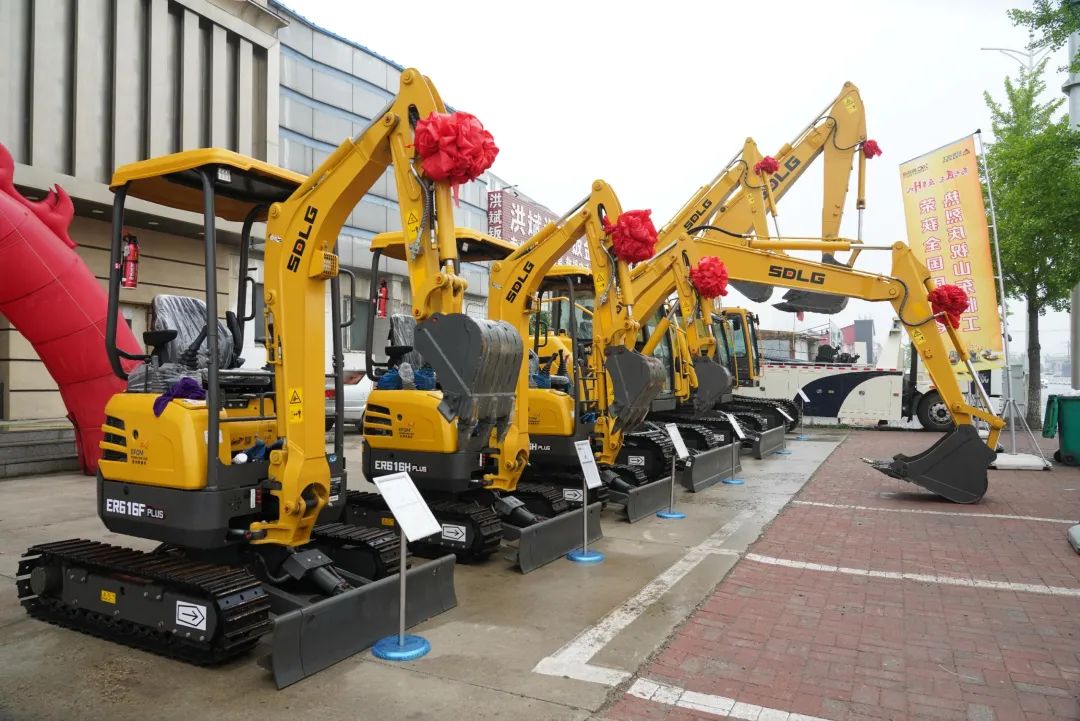 Summer Market Enthusiasm Rises, Lingong Equipment Feelings Burn Dandong