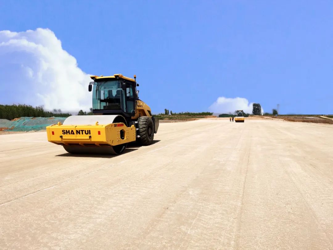 New scheme for road construction! Shantui Intelligent Roller Helps Shandong Expressway Construction