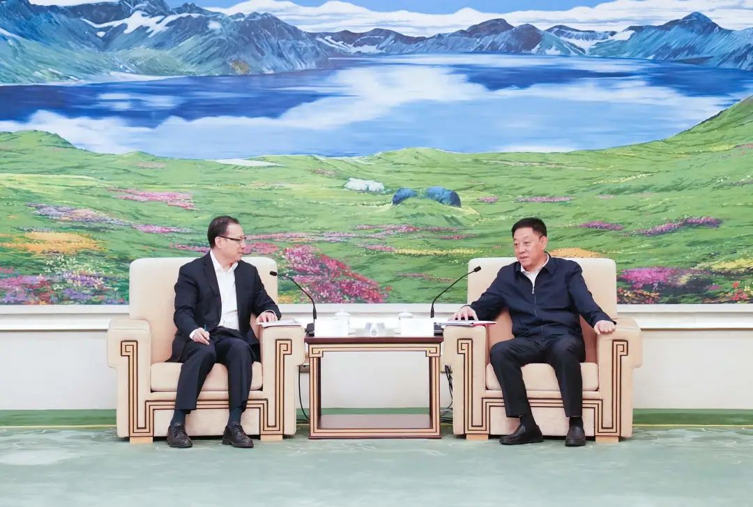 Hu Yuting, Deputy Secretary of Jilin Provincial Party Committee and Governor of Jilin Province, Meets with Tang Xiuguo, President of Sany Group Co., Ltd.