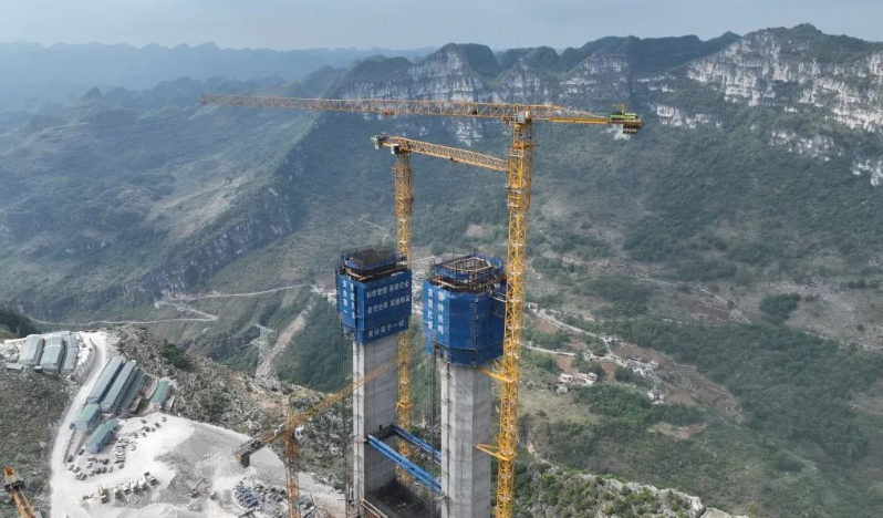 Cross the "crack in the earth"! Zoomlion Tower Crane Helps Build the World's Highest Bridge in the Future