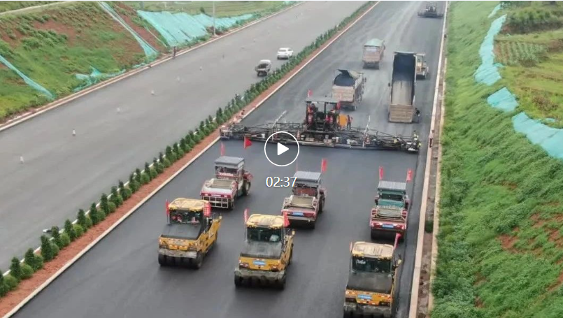 The Great Wall for Large Projects-Tianshun Great Wall Several Pavers Participated in the Construction of the First New Two-way Eight-lane Nanheng Expressway in Guangxi