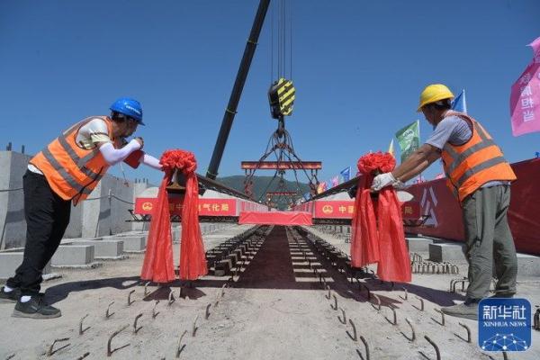 Fuzhou: Binhai Express Line Begins Track Laying and Speeds up Construction of Intercity Railway