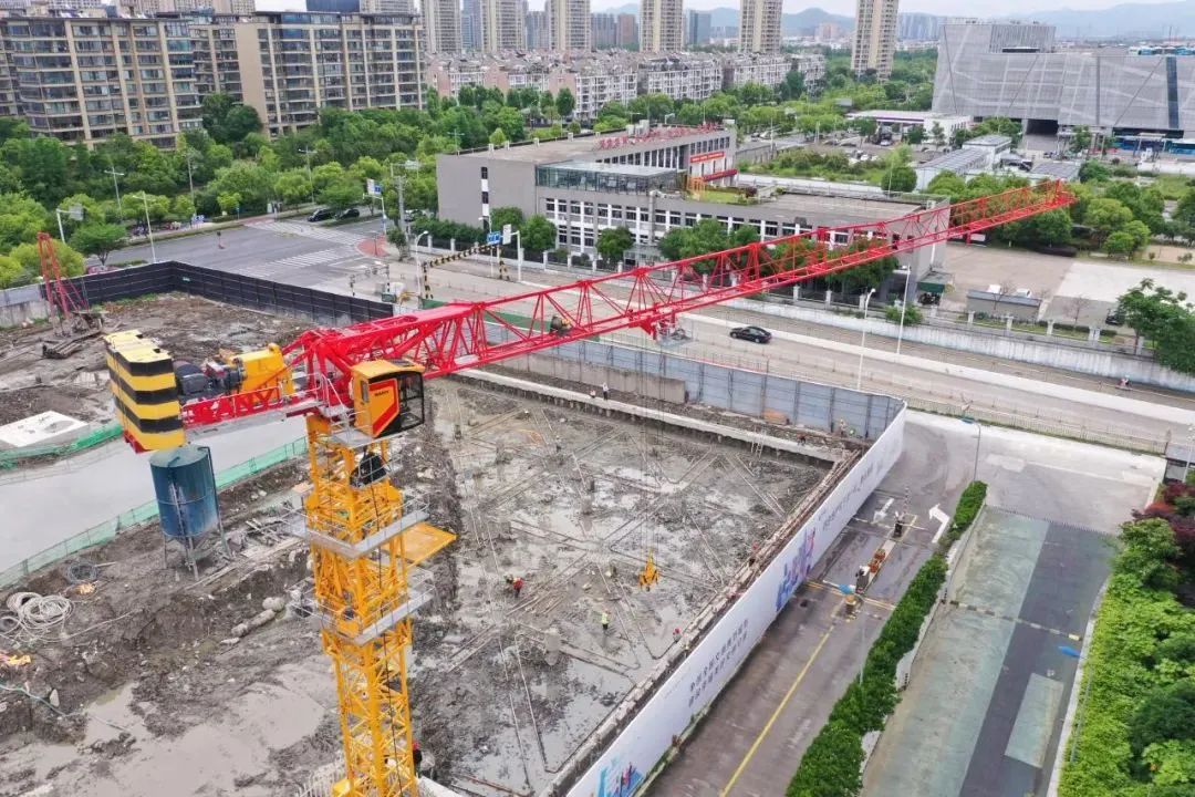 Sany Heavy Industry: Put into construction for the first time! Domestic moving flat-head tower crane is "very good"!