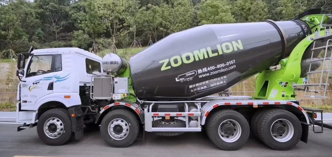 Extreme consumption reduction and efficient operation! Zoomlion's "Lingguan" Series Light Mixer Truck Is Coming