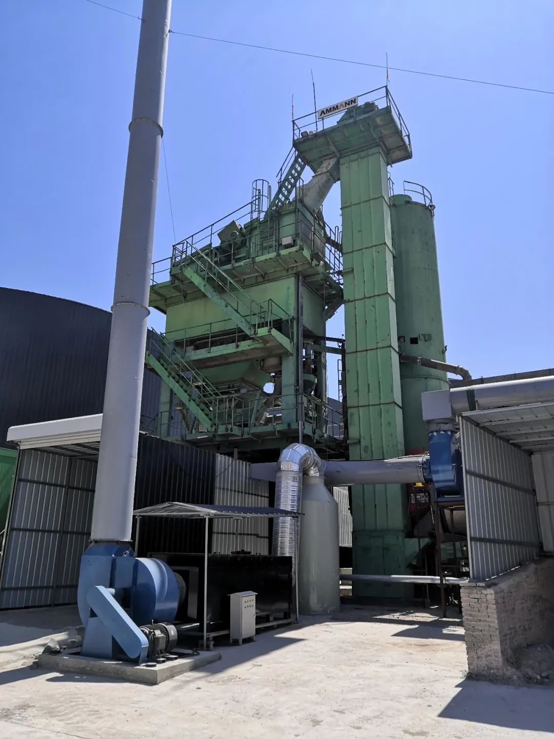 How is the first Anmai asphalt mixing station sold in China now?