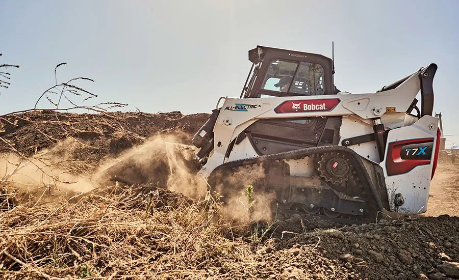 "Changeable Experts" in Narrow Space Check Four Electric Skid Steer Loaders on the Market