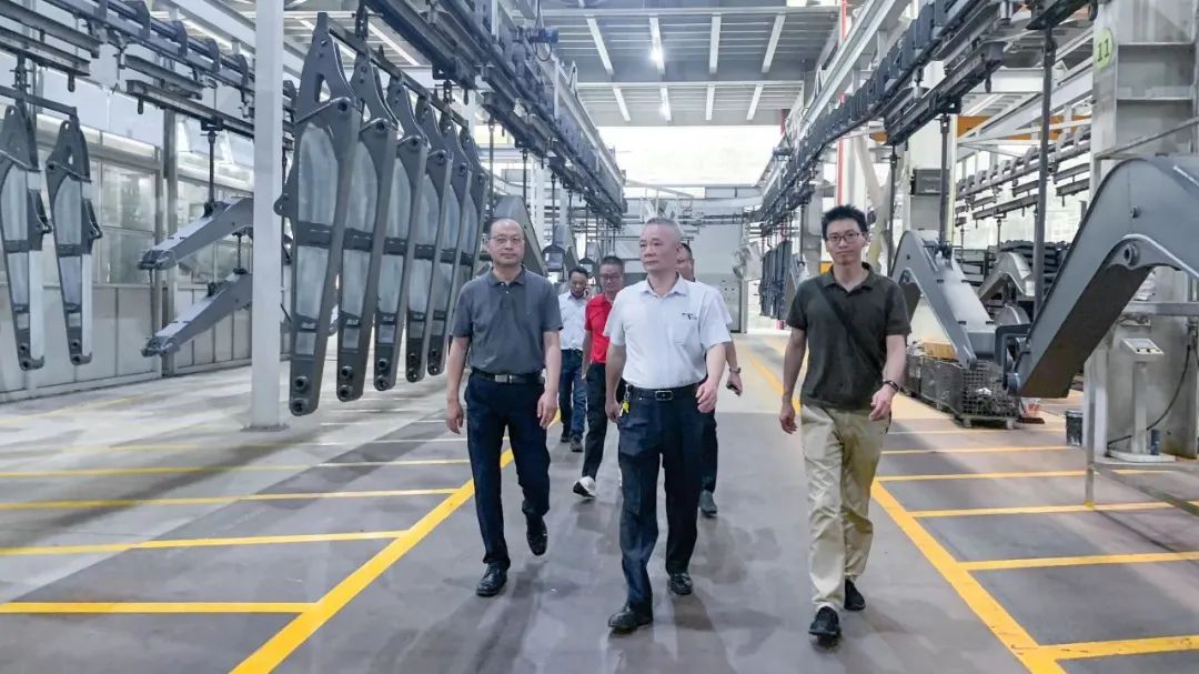 Wu Peiguo, Secretary-General of China Construction Machinery Industry Association, and His Delegation Visited Xinyuan Heavy Industry