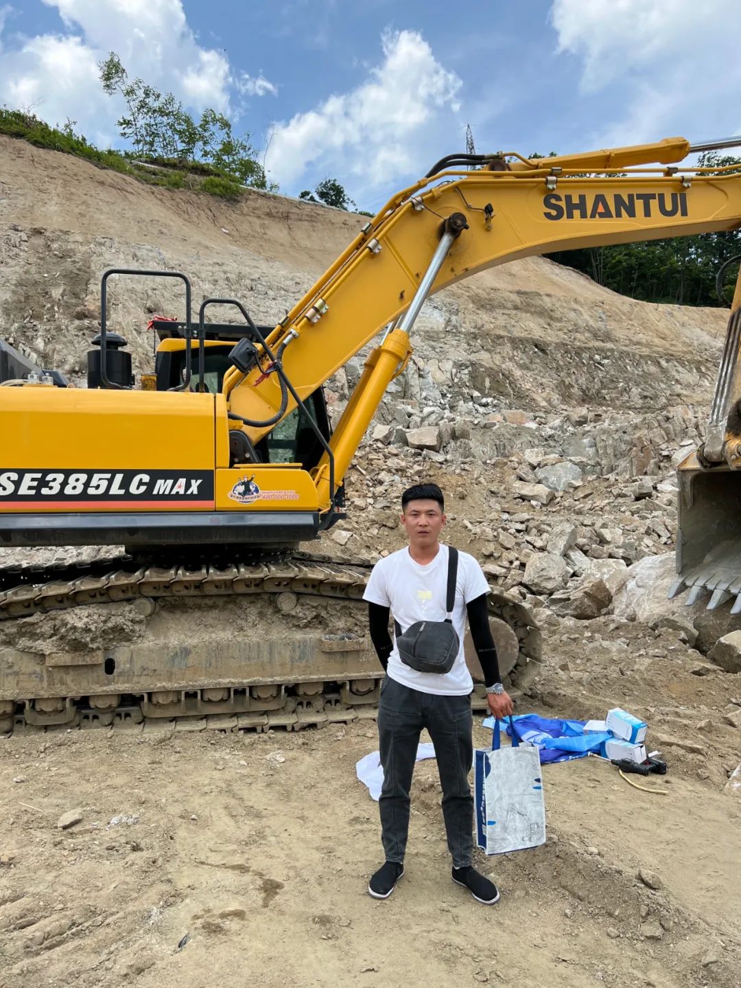 Cool in Summer, Shantui Service Shows Care