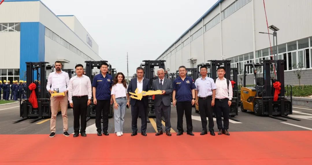 Send a hundred sets together! XCMG Kunpeng Electric Forklift Set Sail Overseas