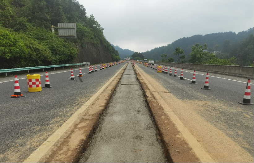 Site Report | Wirtgen SP 15 Helps G60 Shanghai-Kunming Expressway to Realize the First Application of New Guardrail with Low Reinforcement in China