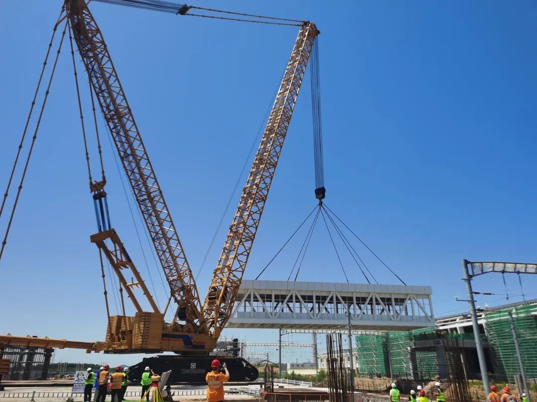 Hoisting monster reappears! Feel the power of XCMG's 2000-ton crawler crane!