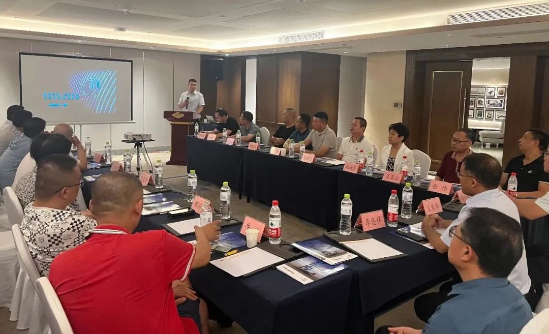 Talk about friendship and discuss development together! Yutong Electric Rotary Drilling Rig Customer Exchange Meeting Successfully Held in Qiludadi