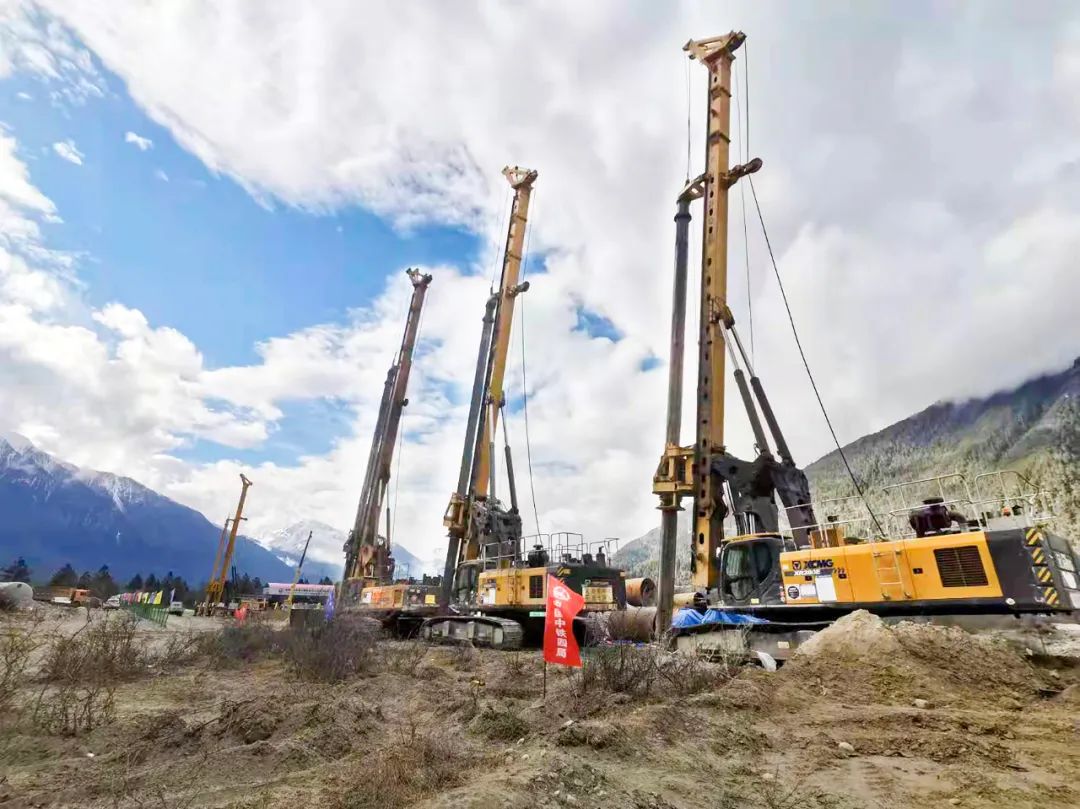 All-star line-ups! XCMG Rotary Drilling Rig Group Participates in Construction of Sichuan-Tibet Railway!