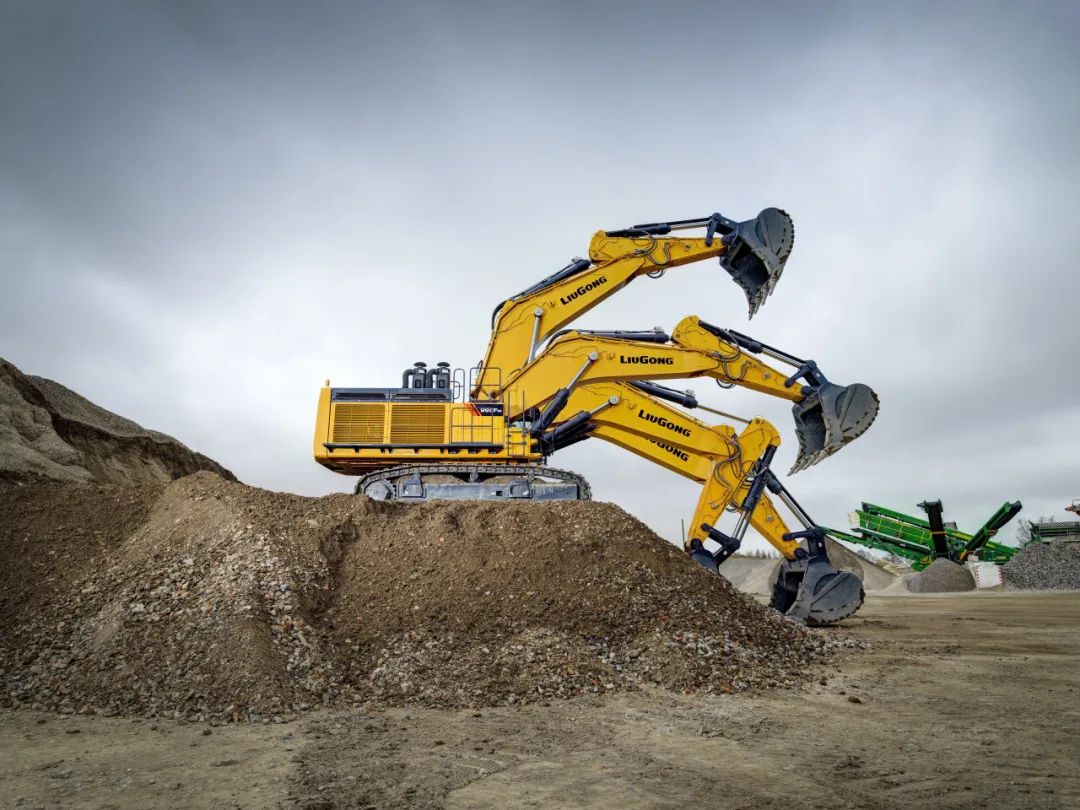 Demolition Pioneer | Liugong 995FDM Excavator UK Construction Site Shows Its Skills!