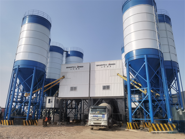 Application of Shantui Jianyou Concrete Mixing Station in Qugang Expressway Construction