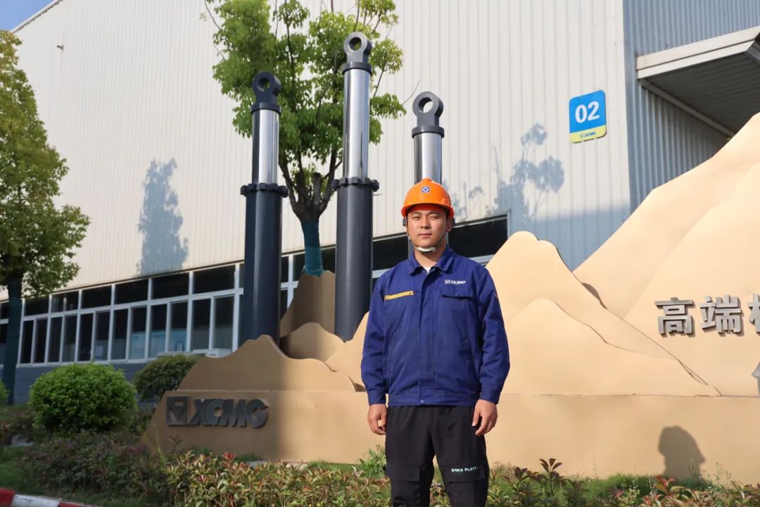 XCMG [Hydraulic Craftsman · Ingenuity Story] Rooted in the "Post-95 Generation" Serving the Front Line in Fujian and Zhejiang