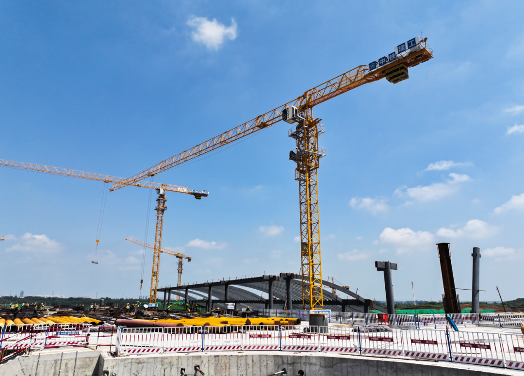 Connecting the Future and Hope? Potan Tower Crane Helps China and Europe's High-speed Rail Construction