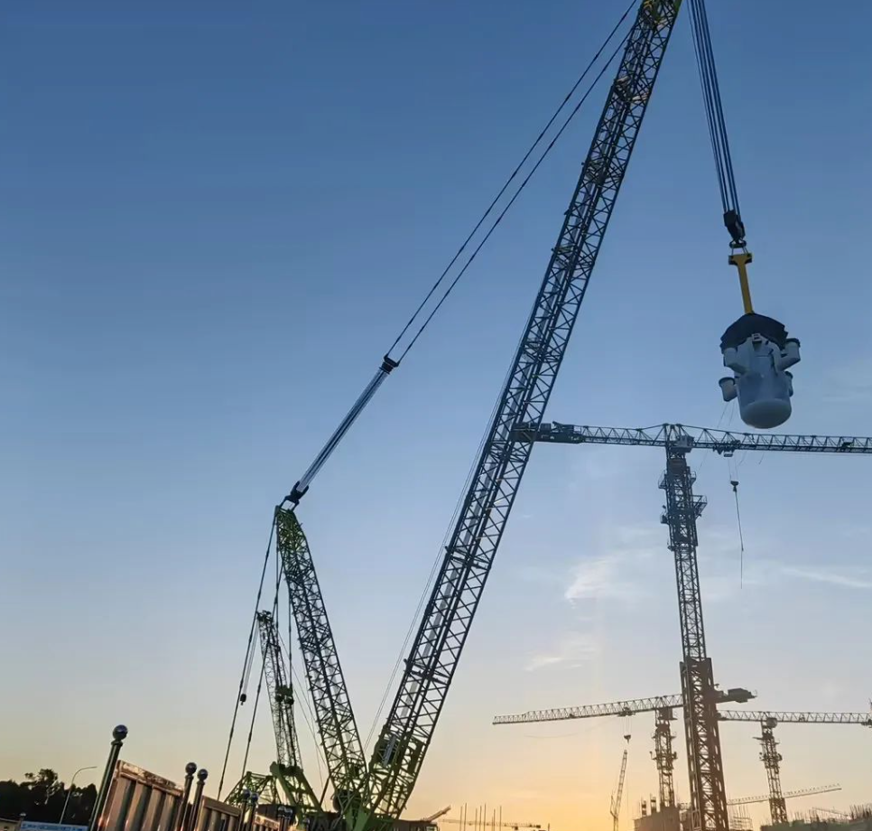 "Peace of mind" for China's nuclear power! Zoomlion Crane Successfully Hoisted Linglong 1 Core Module