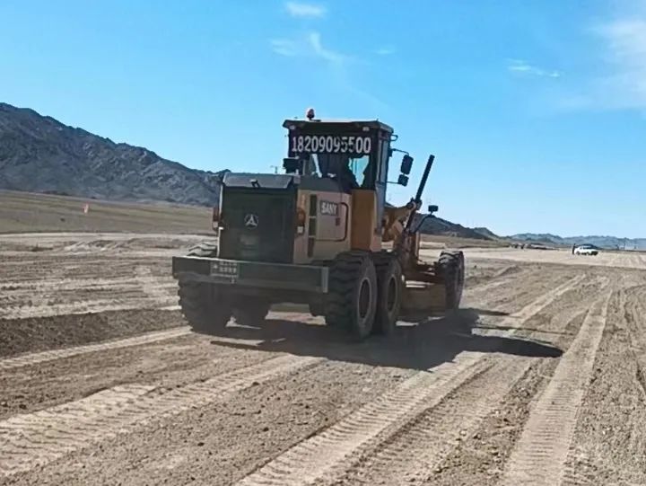 All guns blazing! Sany Grader Helps Damei Xinjiang Tacha Highway Construction!