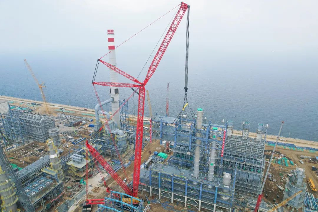 Sany Heavy Industry: Make New Contributions! CNPC Sixth Construction SCC20000A Successfully Hoisted the Heaviest Segment Module of Anti-Regeneration Frame of Yulong Petrochemical Refinery Project