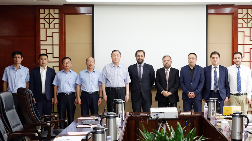 Kadir, Commercial Counselor of the Embassy of Pakistan in China, and His Delegation Visited Lingong