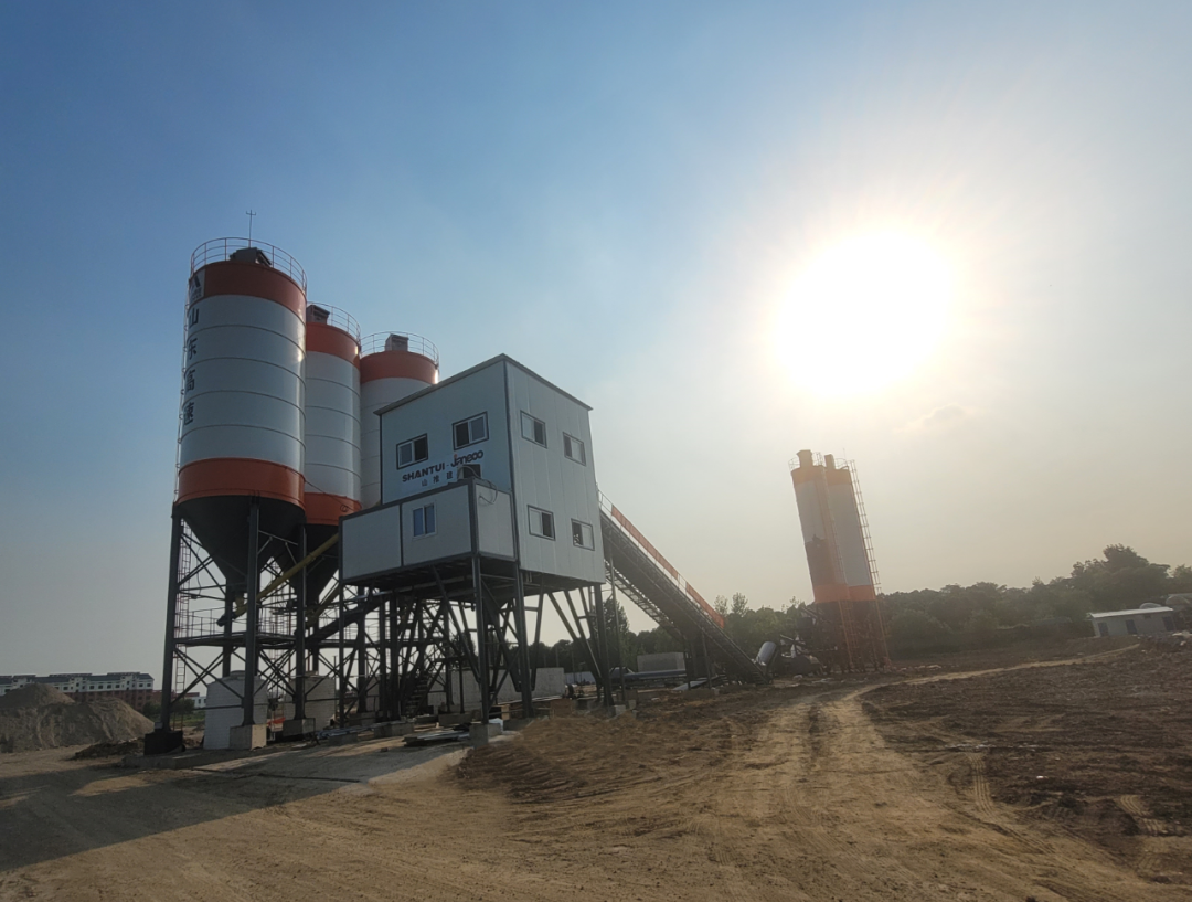 Shantui Jianyou Concrete Mixing Station Helps Shenhai Expressway Reconstruction and Expansion Project