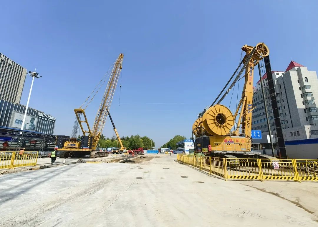 Guide hole, grab, milling, complete sets of piling machinery flow operation to improve efficiency!