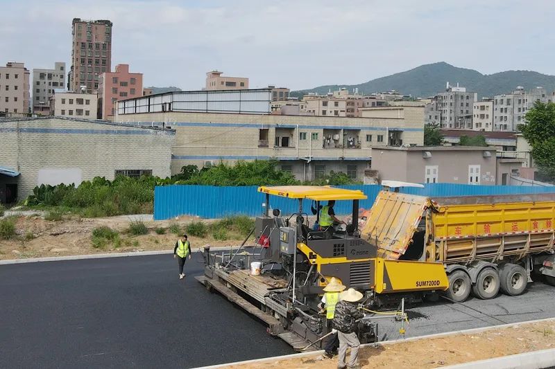 Shaanxi Construction Machinery Co., Ltd. SUM7200D Asphalt Concrete Paver Successfully Completed Type Test