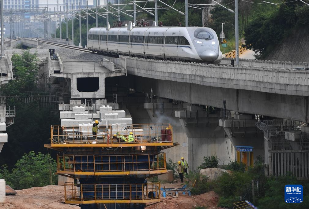 Speeding up the construction of Shenjiang Railway in an all-round way