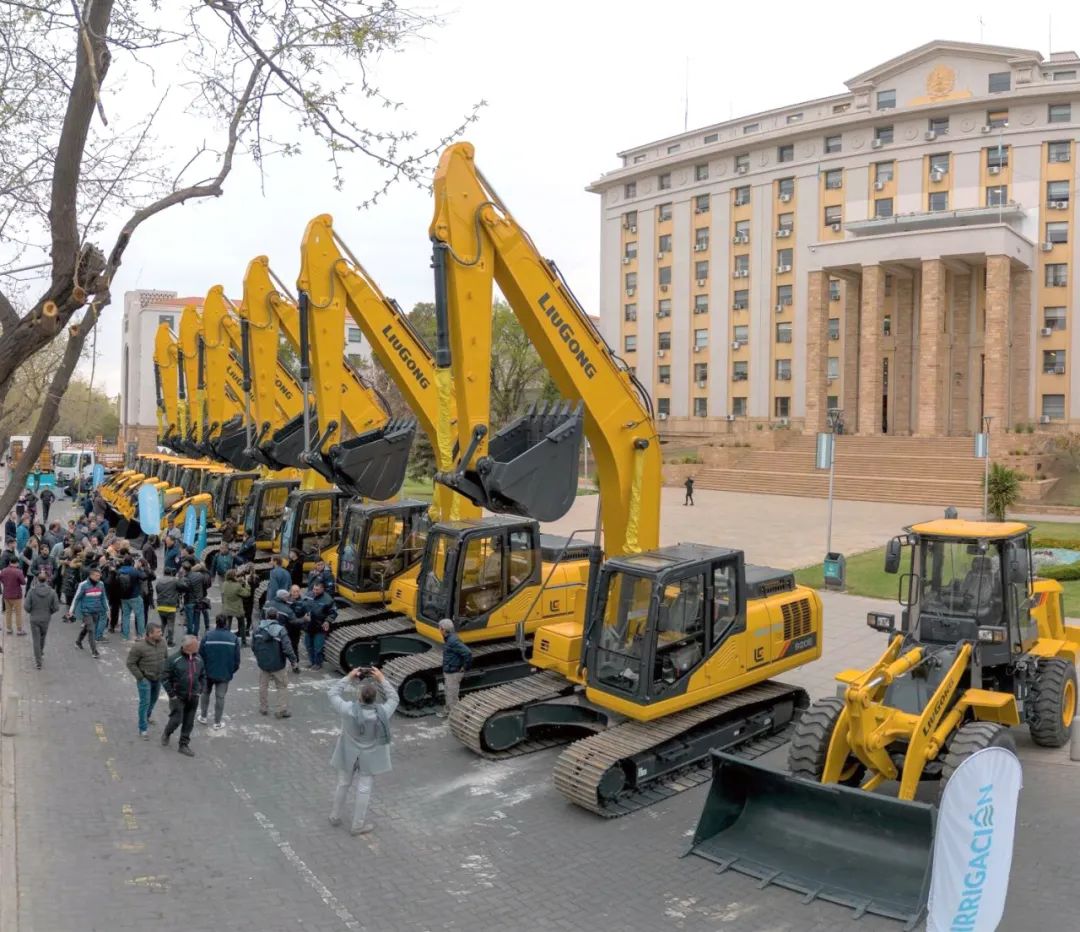 Batch of Liugong excavators delivered to the Argentine provincial government