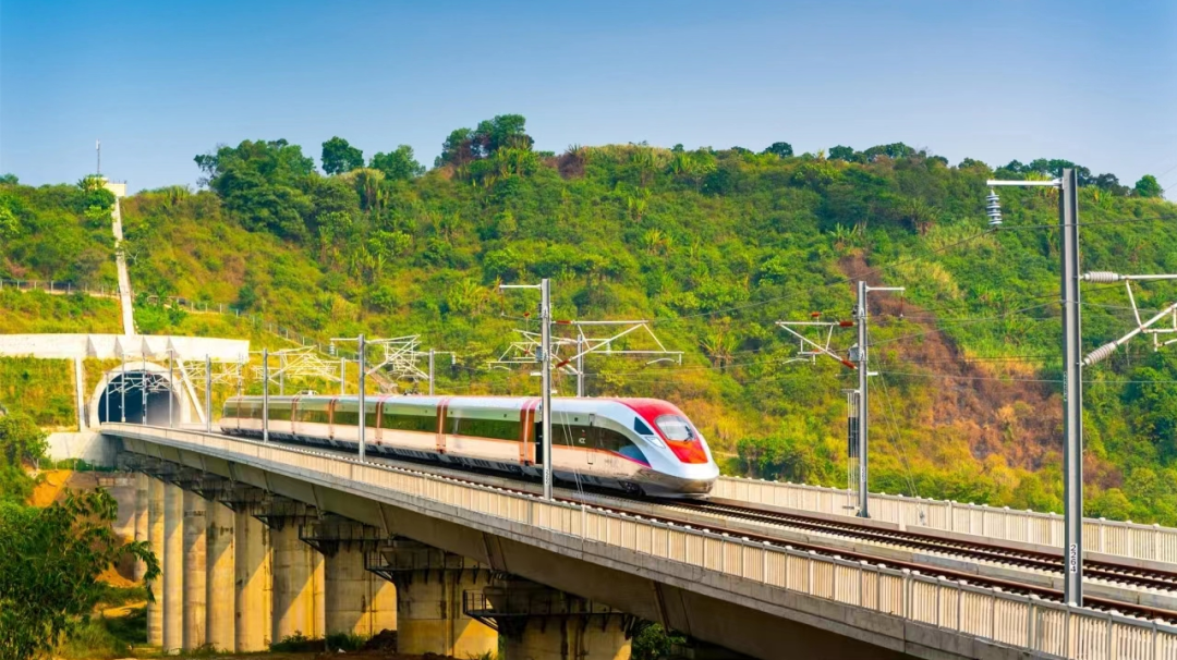 The Jakarta-Bandung high-speed railway was officially put into operation! Zoomlion's High-end Equipment Helps Build