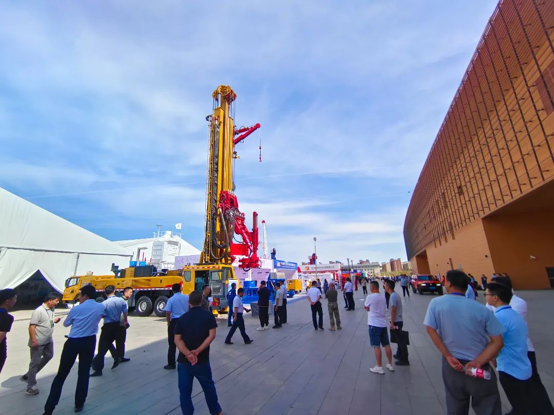 "Iron and Steel Corps" Gathered in Oil City, XCMG Energy Equipment Exhibited in Full Dress