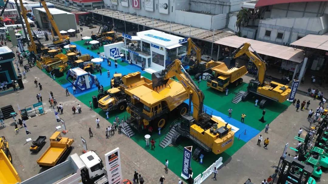 XCMG Heavy Equipment Unveils at 2023 Indonesia Mining Exhibition