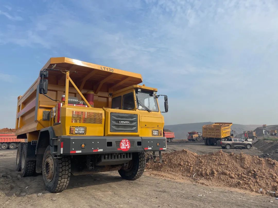 Lovol Heavy Industries: LT130 Mining Card Gallops Taihang