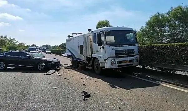 Highway Doctor: Why must the S70 high-speed sweeper be the necessary equipment for highway sweeping?