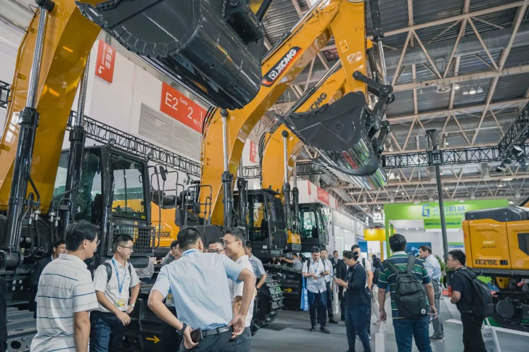 Lead the new track! XCMG Excavator Beijing Exhibition Chases "Green"