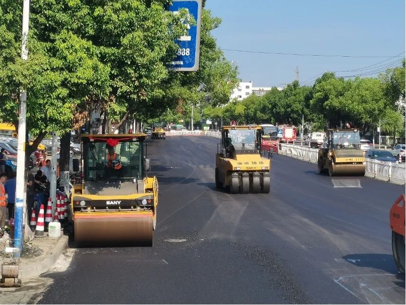 The whole army strikes! Sanyi Road Machinery Complete Equipment Escorts the Maintenance Project of 316 National Highway!