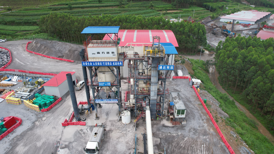 More than 20,000 hours of stable operation! Southern Road Machinery Strength Sends V7 Dry Sand Making Equipment to Help Guangxi Expressway Construction