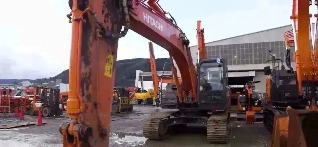 Hitachi Construction Machinery Quality Certification Machine | At this moment, the gears of TA's fate begin to turn..