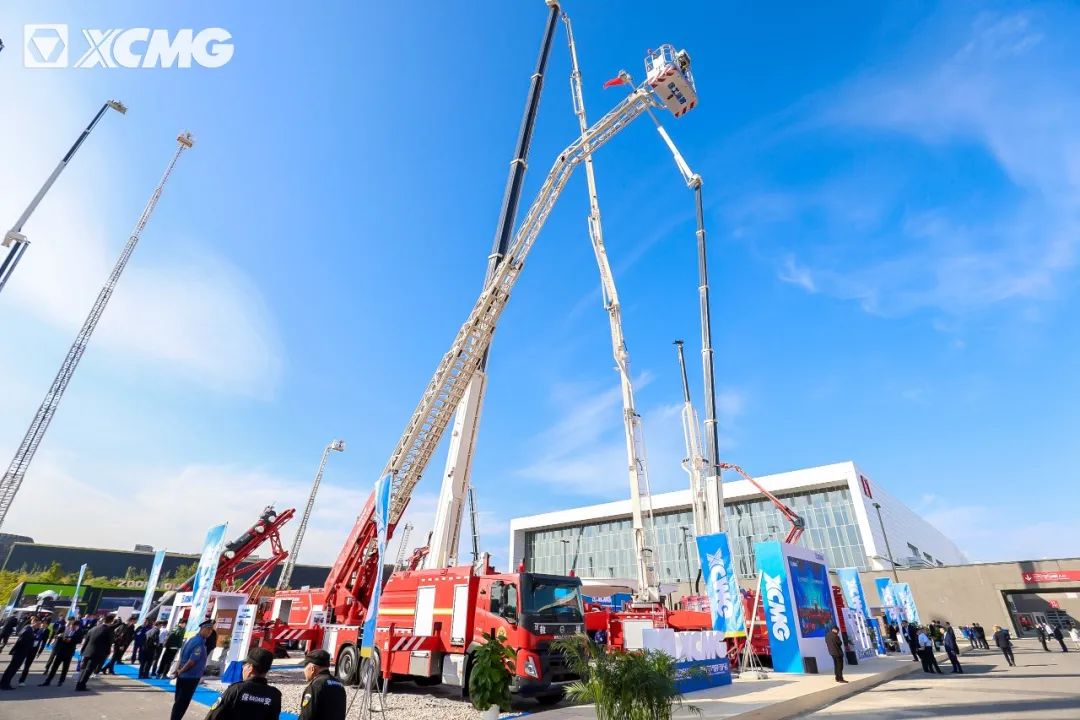 Highest in the industry! XCMG Launches the First 40-Meter-Class Straight-Arm Ladder Fire Truck in China