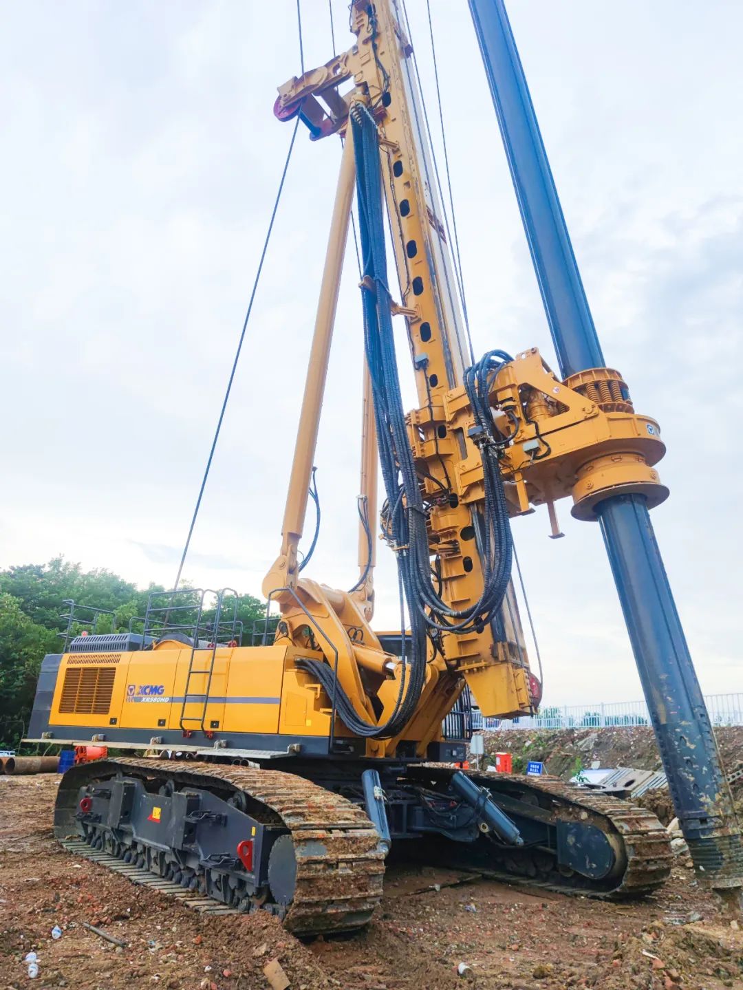 With nearly 3000 pile foundations, the joint operation efficiency of XCMG rotary excavator group is high!