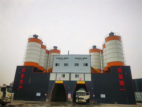 Shantui Jianyou S5M-240 Mixing Station Helps Jining Construction