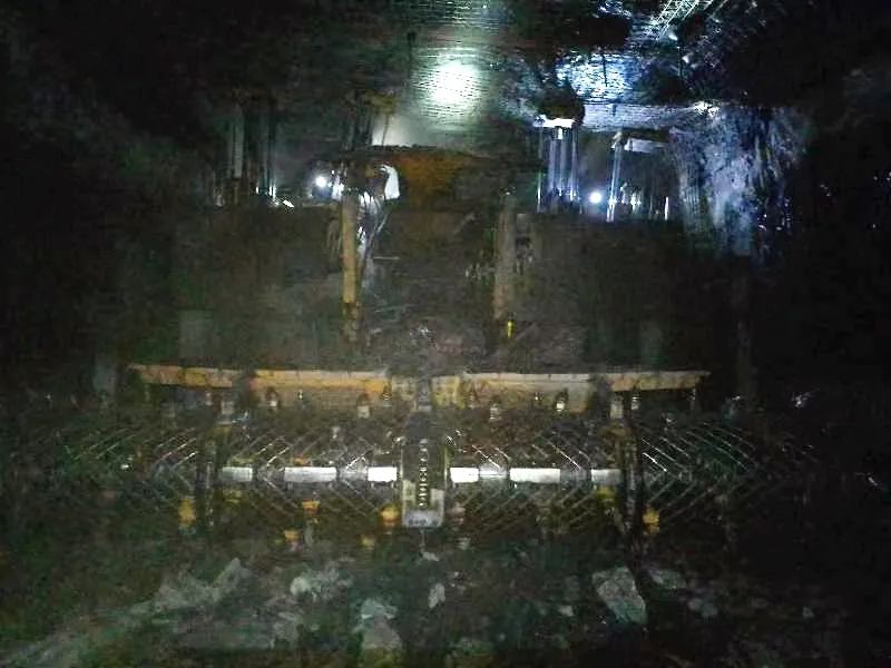 Repeatedly achieved good results | Railway Construction Heavy Industry Rapid Excavation and Anchor Complete Equipment, Helps Xinjiang Complex Geological Coal Mine Roadway Accurate Connection..
