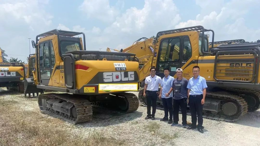 Centralized delivery of excavators for forestry working conditions to major customers in Malaysia