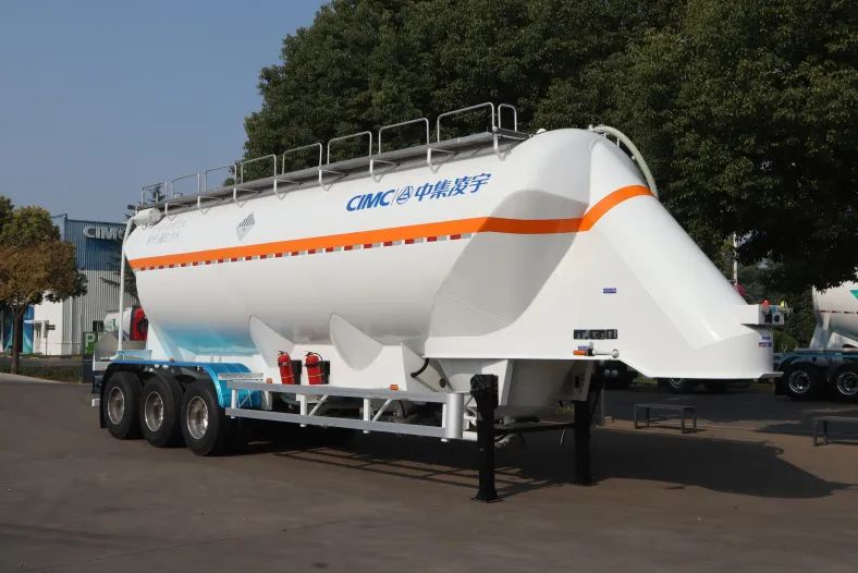 Who is the real "MVP"? "? Look at Lingyu dangerous chemicals tank semi-trailer easy score, efficient operation!